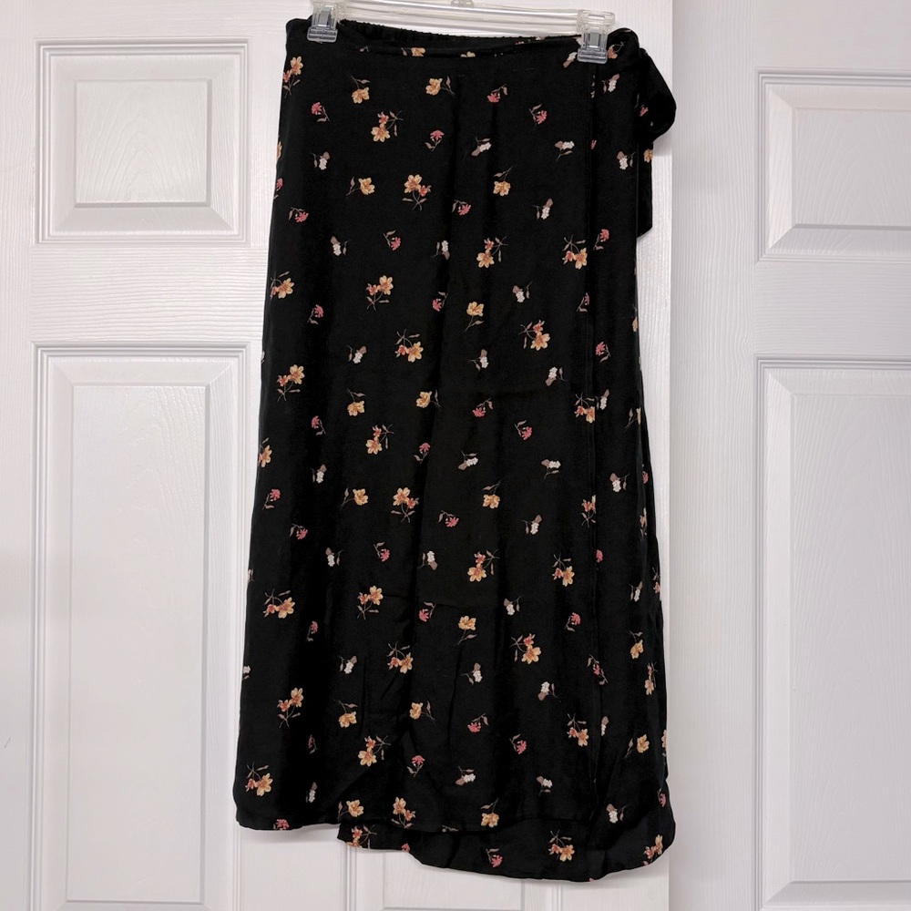URBAN Romantics Black Floral Maxi Skirt